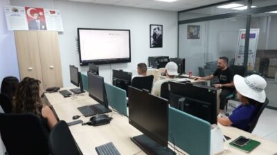 Mersin Büyükşehir Belediyesi’nin gençlerin dijital becerilerini geliştirmeleri ve iş yaşamında