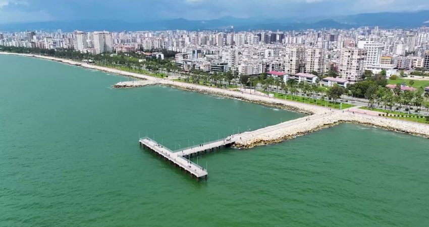 Mersin Büyükşehir Belediyesi, Kültür Park’ta rehabilitasyon faaliyetlerini sürdürüyor Mersin Büyükşehir Belediyesi, Kültür Park’ın vatandaşlar tarafından daha konforlu, güvenli