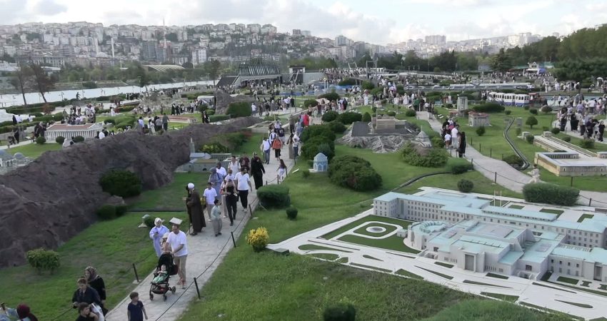 Miniatürk’te 30 Ağustos şenliği: Bando, dans ve atölyelerle bayram coşkusu İstanbul Büyükşehir Belediyesi (İBB) iştiraklerinden Kültür AŞ, 30 Ağustos Zafer