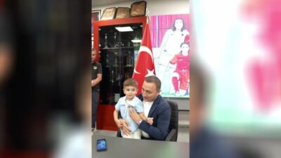 Trendyol Süper Lig'in 1. haftasında Gençlerbirliği-Fenerbahçe maçında üzerindekki forması çıkarılan