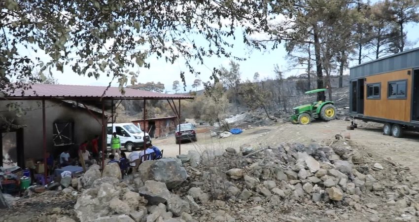 Muğla Büyükşehir Belediyesi, Seydikemer yangınından etkilenen ailelere desteklerini sürdürüyor Muğla Büyükşehir Belediyesi, Seydikemer’de çıkan yangından etkilenen ailelerin yaralarını sarmaya