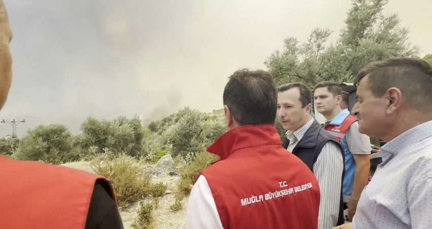 Muğla Büyükşehir Belediyesi, Seydikemer ilçesindeki orman yangınının ardından ilgili tüm