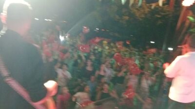 Muğla’nın Ortaca ilçesinde, 30 Ağustos Zafer Bayramı dolayısıyla Cumhuriyet Meydanı’nda