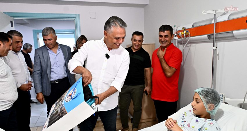 Muratpaşa Belediye Başkanı Uysal’dan sünnet olan çocuklara ziyaret Muratpaşa Belediye Başkanı Ümit Uysal, 12. Geleneksel Sünnet Şöleni kapsamında