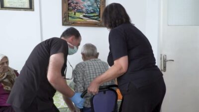 Muratpaşa Belediyesi Sağlık Hizmetleri Müdürlüğü, evde bakım hizmetleri kapsamında 2015