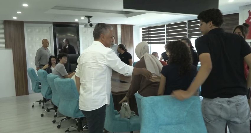Muratpaşa’da YKS ve LGS başarısı ödüllendirildi Muratpaşa Belediyesi, 2026 YKS’de başarılı olarak nitelikli üniversitelere ve LGS’de