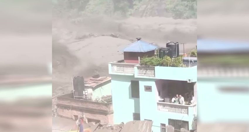 Nepal’de sel felaketinde can kaybı 547’ye yükseldi Nepal’in Çin sınırındaki Himalaya bölgesinde meydana gelen sel felaketinde hayatını