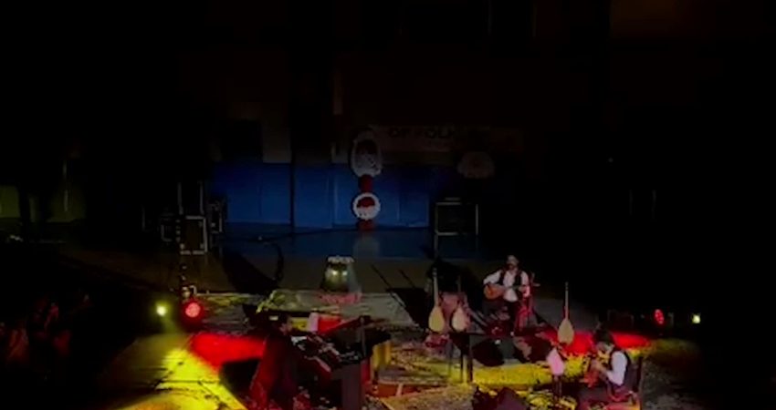 Trabzon'un Of ilçesinde kültür ve sanat adına önemli bir gece yaşandı.