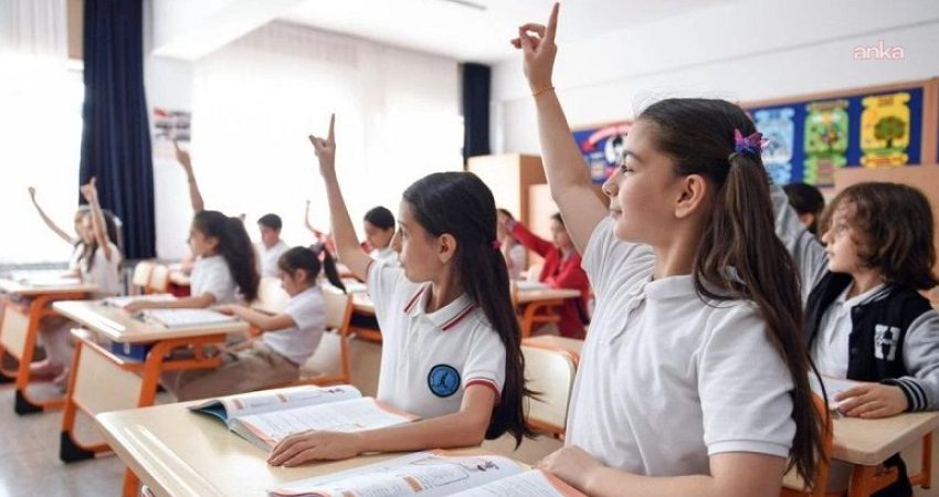 Okula Uyum Haftası’nda kamuda çalışan velilere idari izin verilecek Milli Eğitim Bakanlığınca yeni eğitim öğretim yılında öğrencilerin okula uyum
