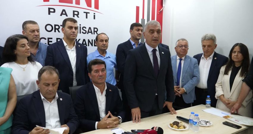 Trabzon Ortahisar Belediye Başkanı Ahmet Kaya, 21 Belediye Meclisi üyesi