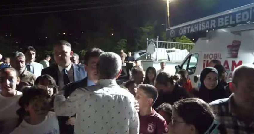 Ortahisar Belediyesi’nin “Mahalle Şenlikleri”, bu hafta Akoluk’da düzenlendi Ortahisar Belediyesi’nin yaz akşamlarına renk katan mahalle şenliği programı, Kamışlı