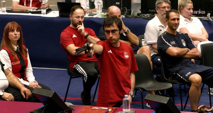Ortahisar Belediyesi'nin milli sporcusu Buğra Selimzade, İtalya’nın Taranto kentinde düzenlenen