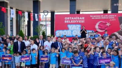 Ortahisar’da 461 öğrenci yaz tatilini sporla iç içe geçirdi Ortahisar Belediyesi’nin, "çocukların yaz tatillerini sportif faaliyetlerle değerlendirmeleri ve sosyalleşmeleri