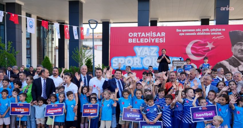 Ortahisar’da 461 öğrenci yaz tatilini sporla iç içe geçirdi Ortahisar Belediyesi’nin, "çocukların yaz tatillerini sportif faaliyetlerle değerlendirmeleri ve sosyalleşmeleri