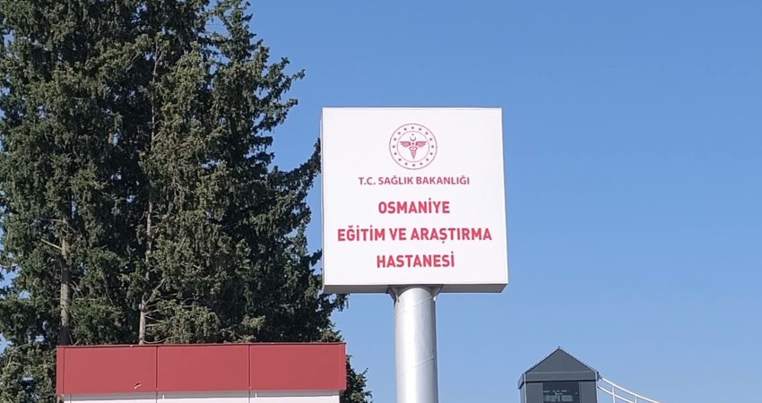 Osmaniye’de yurttaşlar hastane randevularından şikayetçi: “33 haftalık hamileyim, 2,5 aydır kontrole gidemiyorum” Osmaniye Eğitim ve Araştırma Hastanesi’nde vatandaşlar, poliklinik randevusu almakta yaşadıkları