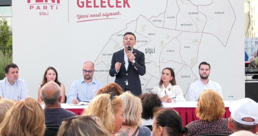 YENİ Parti İstanbul İl Kurucu Başkanı Özgür Çelik, Şişli'de açıklamalarda
