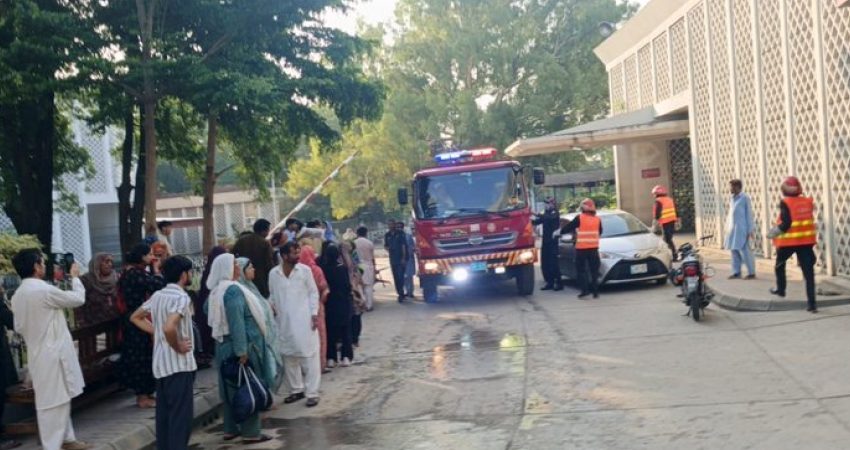 Pakistan’ın başkenti İslamabad’daki Pakistan Tıp Bilimleri Enstitüsü’nün (PIMS) doğum servisinde