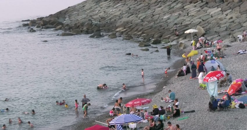 Rize’nin Pazar ilçesine bağlı Balıkçı Köyü’nde kurulmak istenen kafes balık
