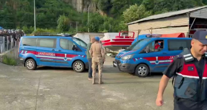 Rize'nin Balıkçı Köyü limanı açıklarında Kuzuoğlu Grup tarafından faaliyete geçirilmek istenen