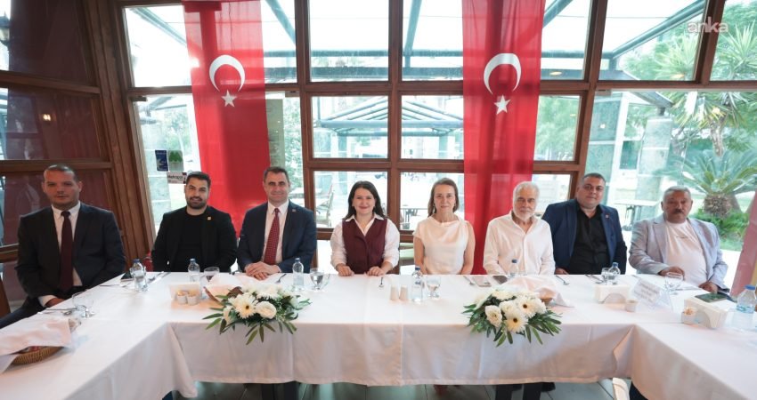 Konak Belediyesi'nin ev sahipliğinde düzenlenen 2 Ağustos Roman Soykırımı'nı Anma