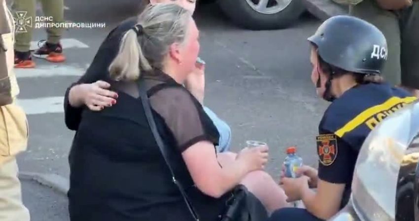 Rusya’nın Ukrayna’da alışveriş merkezine saldırısında 16 kişi öldü Ukrayna'nın orta kesimindeki Kriviy Rih kentinde bir alışveriş merkezine Rusya