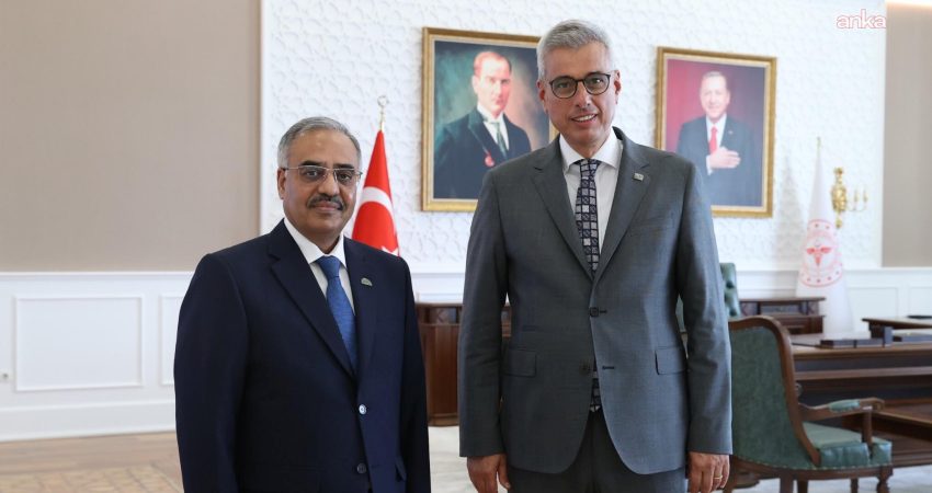 Sağlık Bakanı Kemal Memişoğlu, D-8 Genel Sekreteri Sohail Mahmood ile