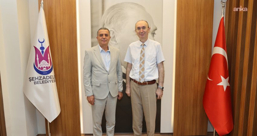 Şehzadeler Kaymakamı Günhan Yazar, göreve başlamasının ardından Belediye Başkanı Hakan