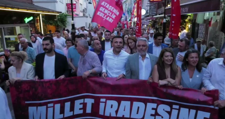 Şile’de “Millet İradesine Saygı Yürüyüşü” yapıldı…. Özgür Çelik: Halk ihaneti affetmeyecek Belediyelere yönelik operasyonların ardından Şile Belediyesi Başkanvekili seçilen Sacit Terzi'nin
