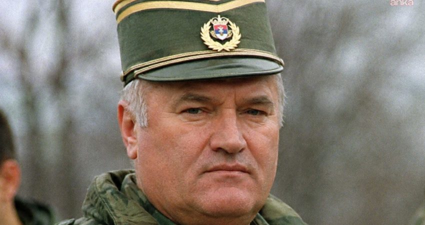 Bosnalı Sırp savaş suçlusu eski general Ratko Mladic, Lahey’de müebbet
