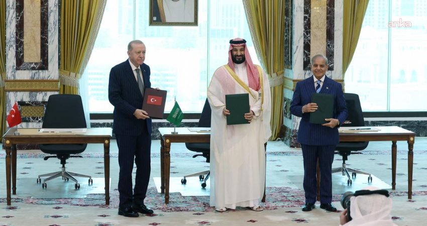 Suudi Arabistan’ın, Mekke Anlaşması’na Mısır’ın dahil edilmesini istemediği öne sürüldü Suudi Arabistan'ın, Türkiye ve Pakistan ile imzalanan Mekke Ortak Savunma