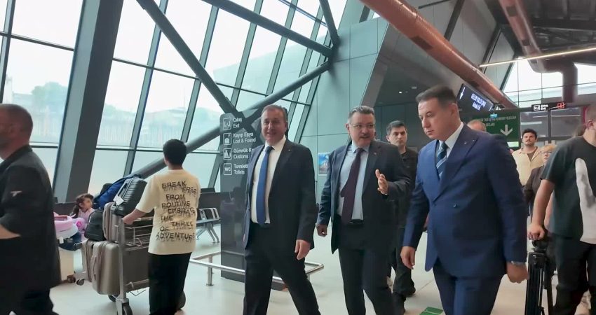 Tahran-Trabzon arasındaki ilk direkt uçak seferini yapıldı. Uçağın karşılama törenine