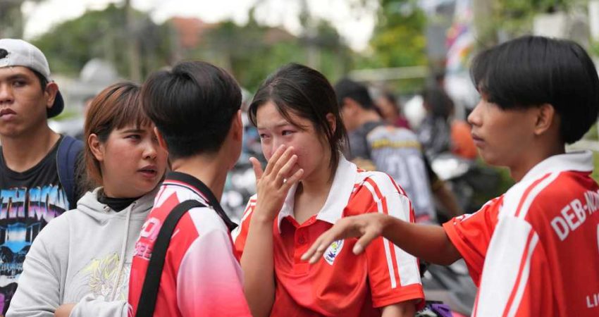 Tayland’ın Nonthaburi eyaletindeki Debsirin Nonthaburi Okulu’nda 14 yaşındaki bir öğrencinin