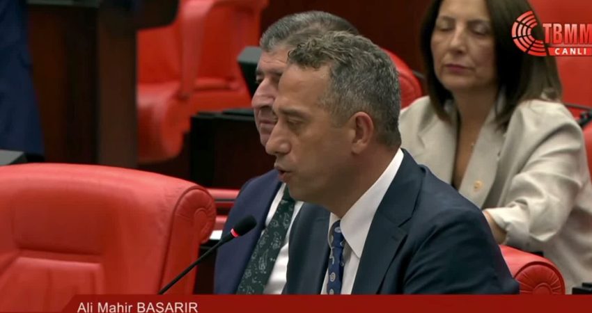 YENİ Parti Grup Başkanvekili Ali Mahir Başarır, Genel Başkan Özgür