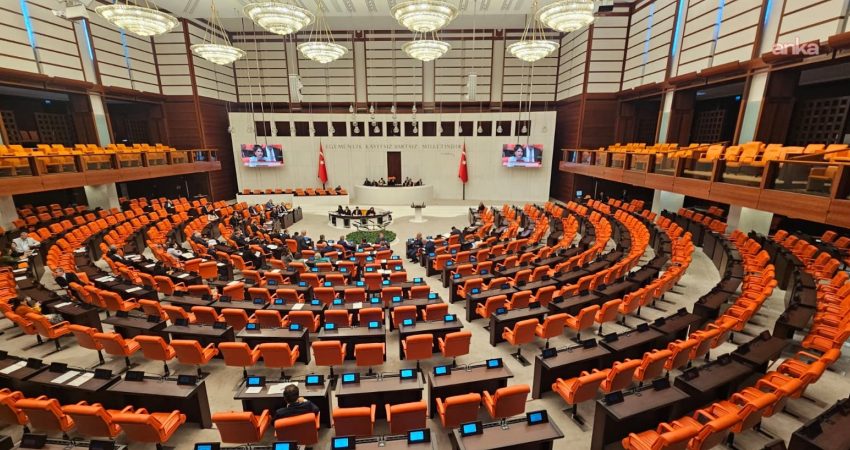TBMM Genel Kurulu'nda, AK Parti grubunun çalışma takvimini uzatmaya yönelik