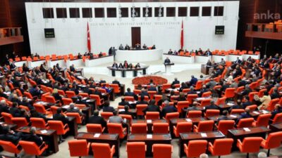 TBMM Genel Kurulu'nda, YENİ Parti Genel Başkanı Özgür Özel ile