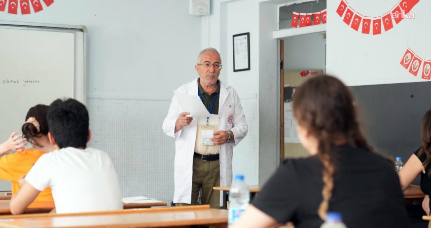 TEDMEM’in eğitimde yapay zeka raporu: “Lise mezunlarına ‘Yapay Zeka Ehliyeti’ verilsin” Türk Eğitim Derneği'nin düşünce kuruluşu TEDMEM, yapay zekanın eğitim ve