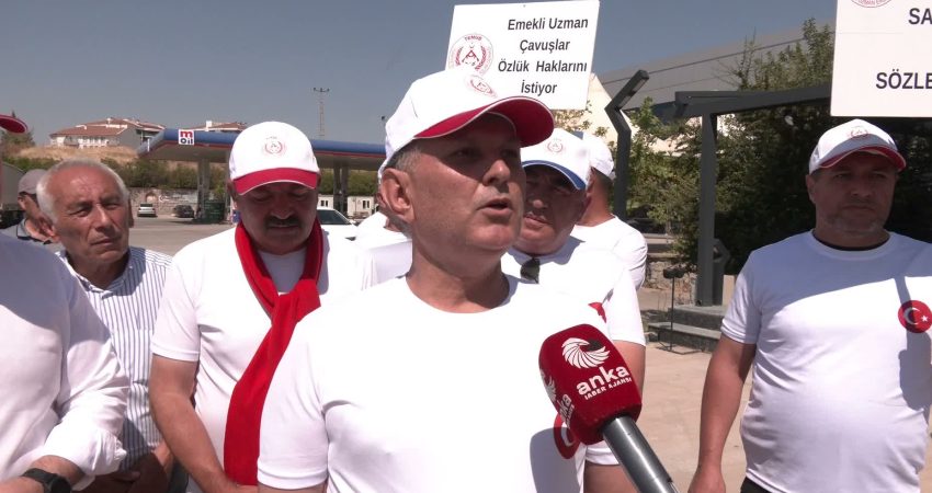 TEMUD bünyesinde bir araya gelen emekli uzman çavuşlar, özlük haklarının