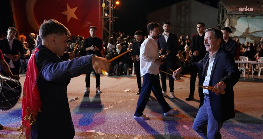 Tepebaşı Belediye Başkanı Ahmet Ataç, Muttalip Mahallesi’nde düzenlenen asker uğurlamasına