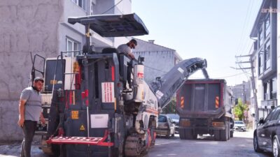 Tepebaşı Belediyesi Fen İşleri Müdürlüğü ekipleri, ilçe genelinde ulaşım altyapısını