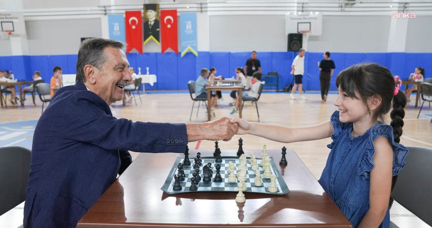 Tepebaşı’nda “Yaz Dönemi Sonu Satranç Turnuvası” sona erdi Tepebaşı Belediyesi Yunusemre Spor Tesisleri’nde düzenlenen "2026 Yaz Dönemi Sonu