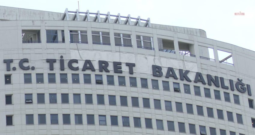 Ticaret Bakanlığı, temel gıda ürünlerinden rafine ayçiçeği yağının hammaddesi olan