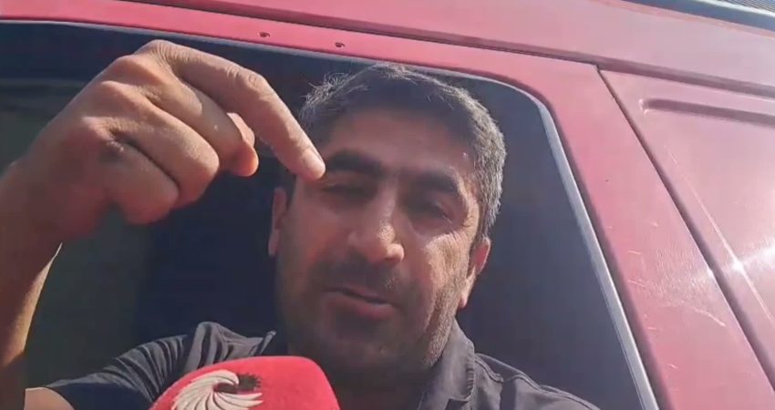Türkiye-Gürcistan sınırındaki Sarp Sınır Kapısı’ndan geçmeye çalışan TIR şoförleri, gümrük