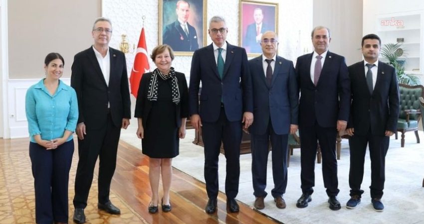 TTB yöneticileri, Sağlık Bakanı Memişoğlu ile görüştü: Hekimlerin sorunları ve çözüm önerileri iletildi Türk Tabipleri Birliği (TTB) Merkez Konseyi, Sağlık Bakanı Kemal Memişoğlu