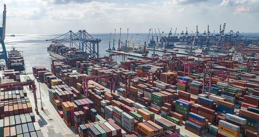 TÜİK: Dış ticaret açığı bir önceki yılın aynı ayına göre yüzde 13,6 artarak 6 milyar 463 milyon dolardan, 7 milyar 343 milyon dolara yükseldi Türkiye'nin dış ticaret açığı, 2026 yılı Temmuz ayında geçen yılın