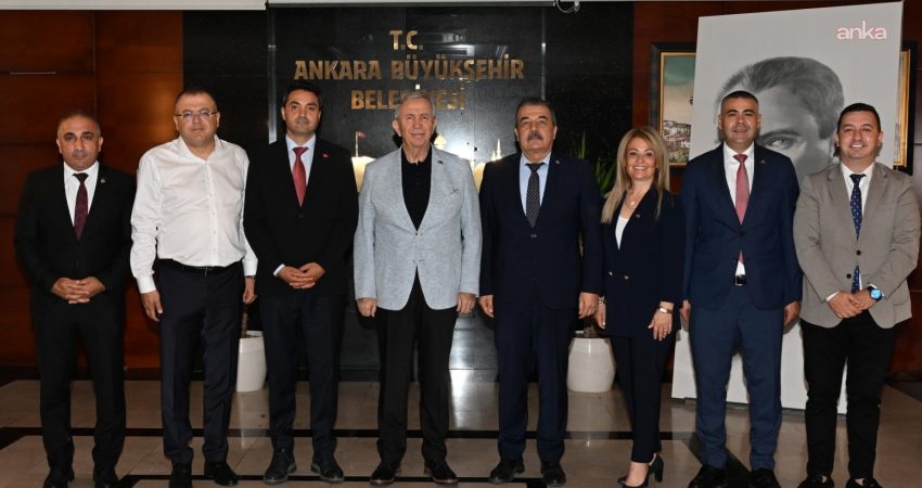 Kamu-İş Konfederasyonu Genel Başkanı Orhan Yıldırım ve konfederasyona bağlı Tüm