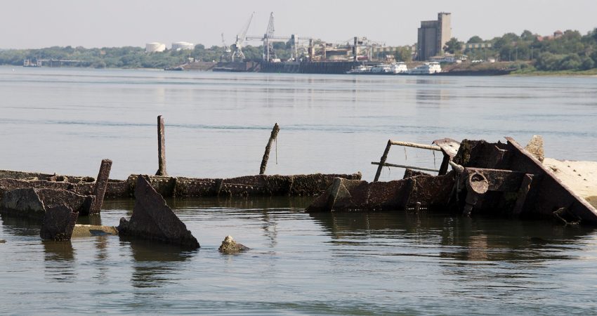 Tuna Nehri’nin debisinin kuraklık ve aşırı sıcaklar nedeniyle rekor düzeyde