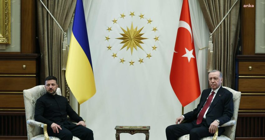 Ukrayna Devlet Başkanı Zelenski’den Cumhurbaşkanı Erdoğan’a teşekkür Ukrayna Devlet Başkanı Volodimir Zelenski, Cumhurbaşkanı Recep Tayyip Erdoğan’a Ukrayna’nın