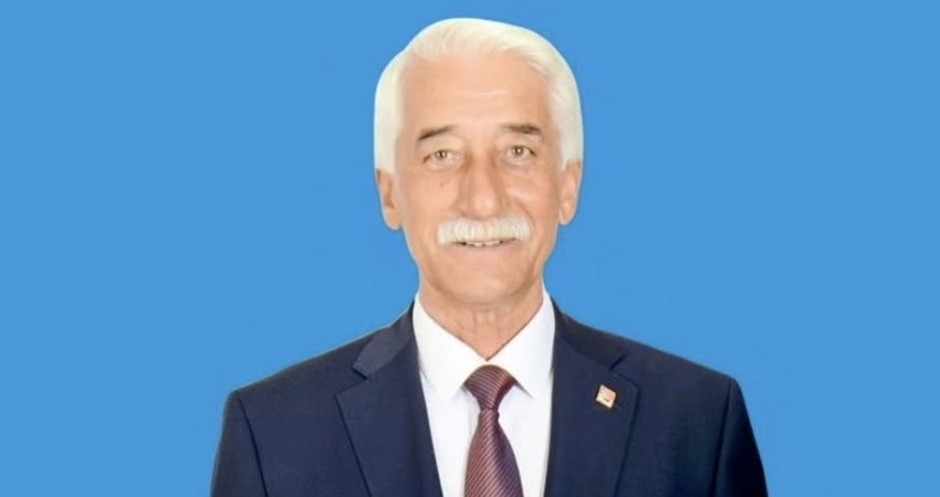 Ula Belediye Başkanı Caner CHP’den istifa edip YENİ Parti’ye geçti Ula Belediye Başkanı Mehmet Caner, 9 belediye meclis üyesiyle birlikte