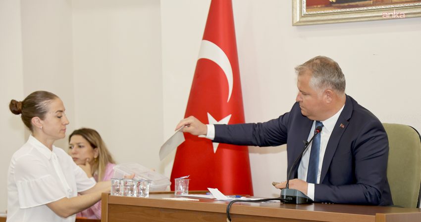Urla Belediye Başkanı Selçuk Balkan’ın ve 22 meclis üyesinin Cumhuriyet