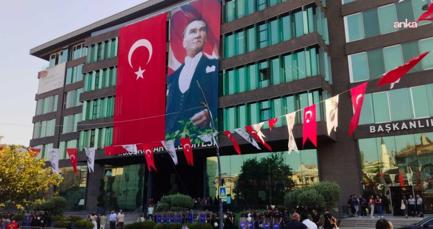 Üsküdar Belediyesi'nden, Üsküdar Belediye Başkanı Sinem Dedetaş'ın tutuklanmasının ardından Sibel